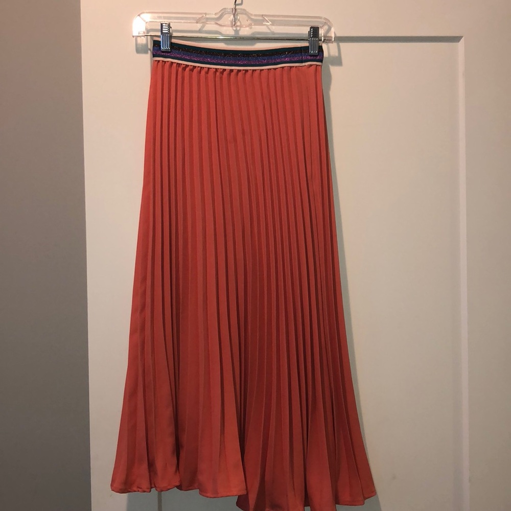 Pleated pencil skirt!